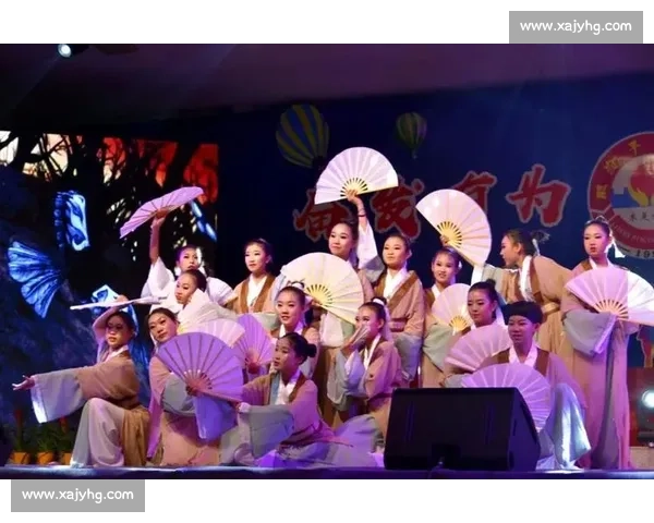 为梦想加油 为青春呐喊 在演讲的舞台上展现最耀眼的光芒 为梦想加油 为青春呐喊 在演讲的舞台上展现最耀眼的光芒